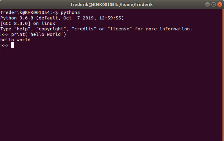 hello world dans un terminal Linux