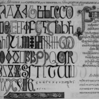 Letras ornamentadas num manual tipográfico