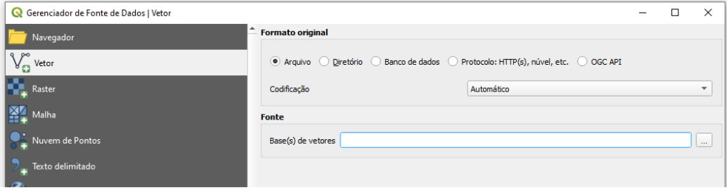 Caixa de diálogo 'Gerenciador de Fonte de Dados - Vetor'. Na aba 'Formato original', está selecionada a opção 'Arquivo' dentre 'Arquivo', 'Diretório', 'Banco de dados', 'Protocolo: HTTP(s), nível, etc,' e 'OGC API'. O menu dropdown 'Codificação' está selecionado 'Automático'. Na aba 'Fonte' o campo 'Base(s) de vetores' não está preenchido.